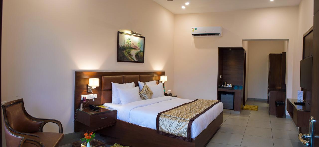 Corbett The Baagh Spa & Resort Rāmnagar Eksteriør billede
